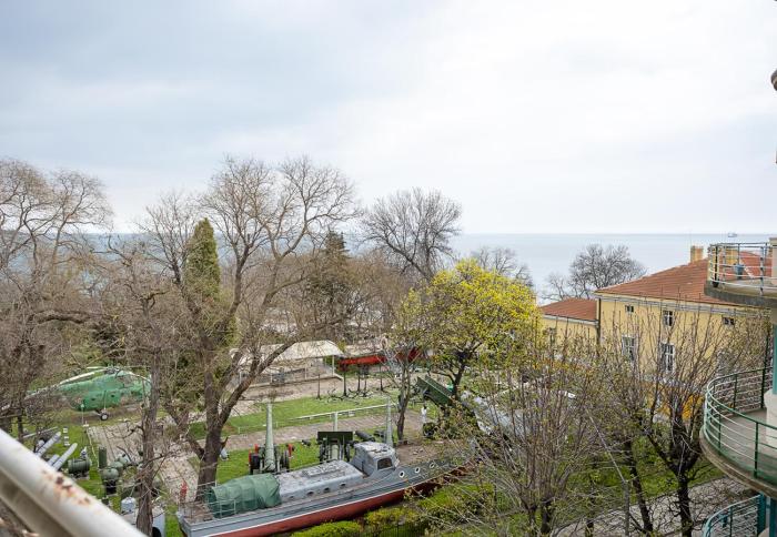 3BD Maisonette with Sea Views - Next to Sea Garden by Flat Mаnаger