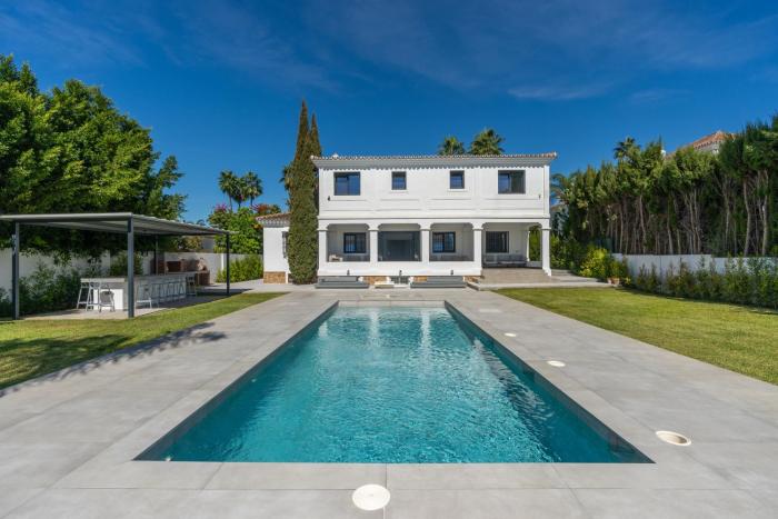 Newly Renovated 6 BDRM Grand Villa w Pool and Views