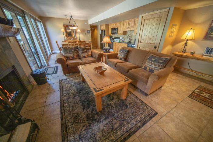 Wild Irishman 1043 by SummitCove Lodging