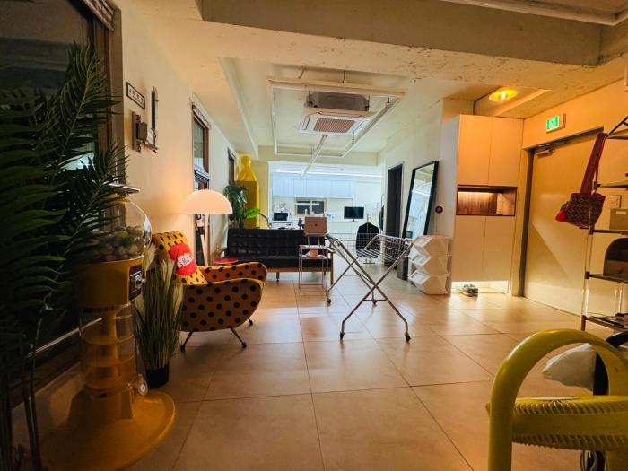 301, Atelier Seongsu Riverside Loft Cherry Blossom Road Han River airport bus