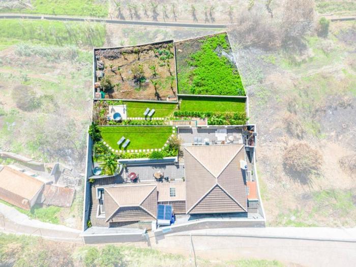 NEW! Nature Paradise with Ocean View & Hot Tubs