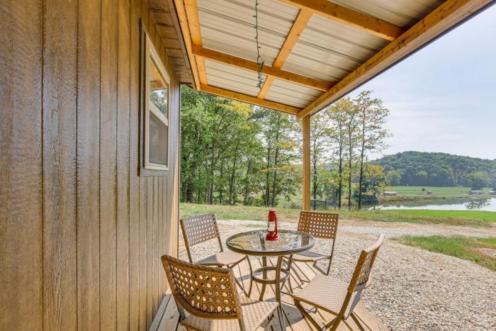 Exotic Animal Farm Stay in Illinois Tour, Explore