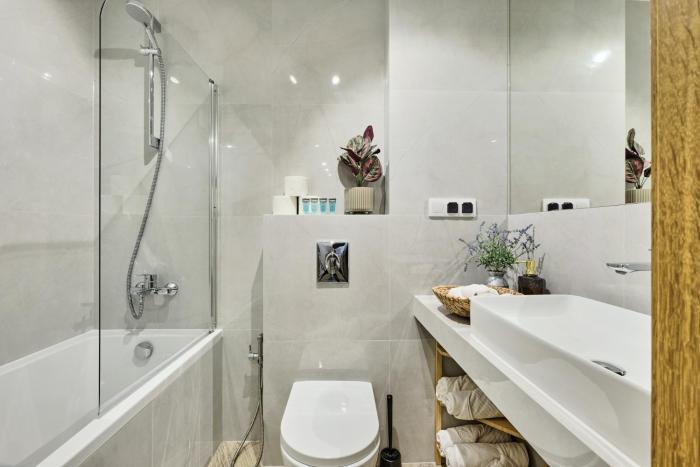 AC Bath Smart Tv Center Apartment