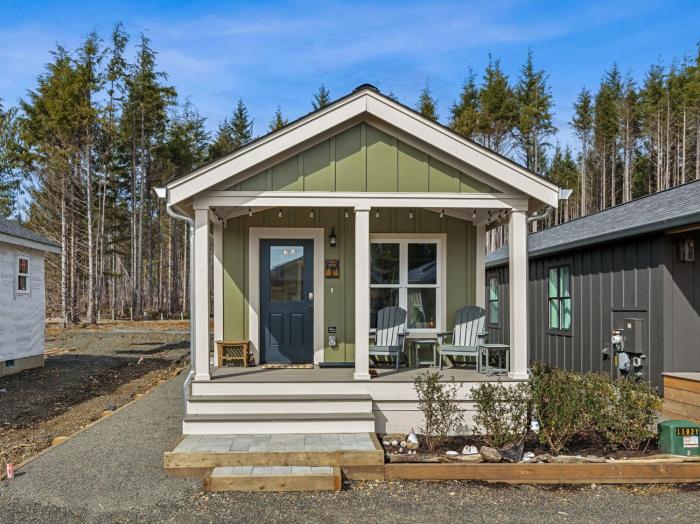 Forest Moon by Seabrook Hospitality