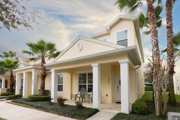 Amazing 3 Bedrooms with Private Pool- Close to Disney