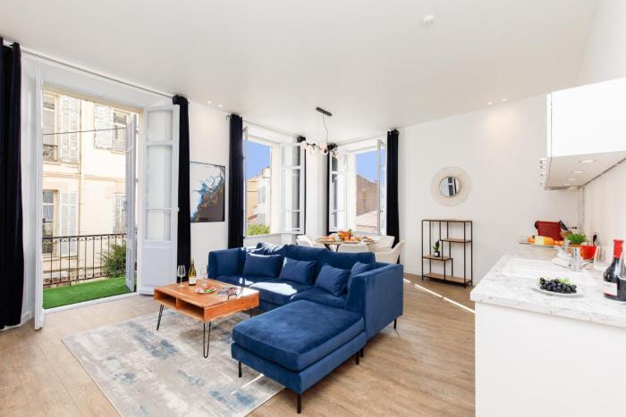 Modern 3 bedroom apartment ideally located