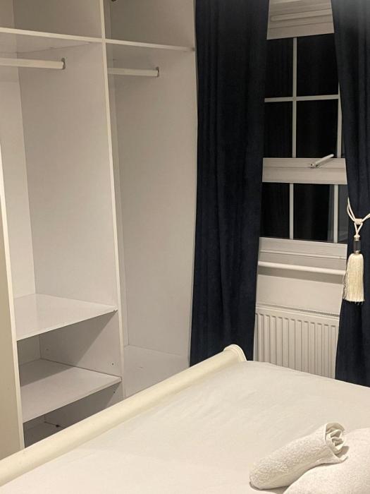 Luxury Home -Private Rooms- 3 mins from Alexandra Hospital, Redditch