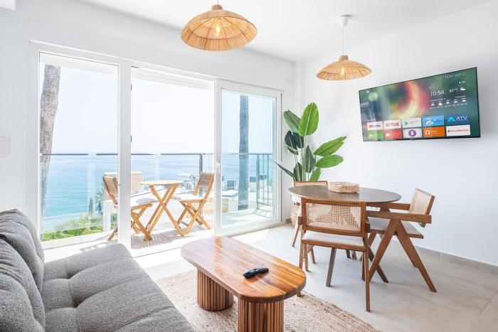 Tourmaline Oceanfront Apt&Terrace