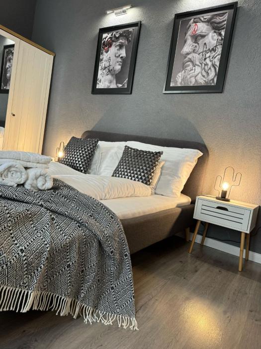 Exclusive design apartment & Town centre & Free parking & 12 PM CHECKOUT