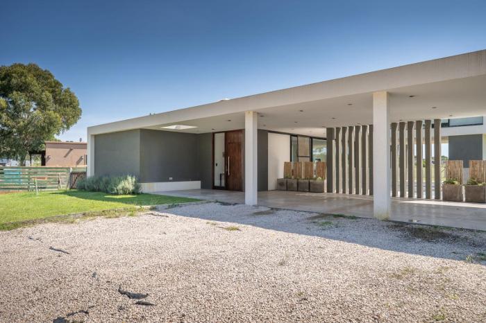 Casa en costa esmeralda ecuestre