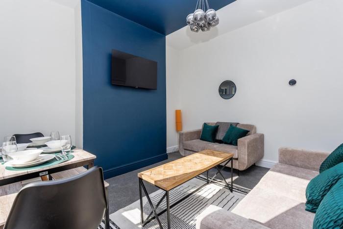 Charming 4BR Home in Darlington Near Town Centre