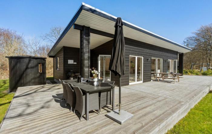 Cozy Home In Ebeltoft With Sauna