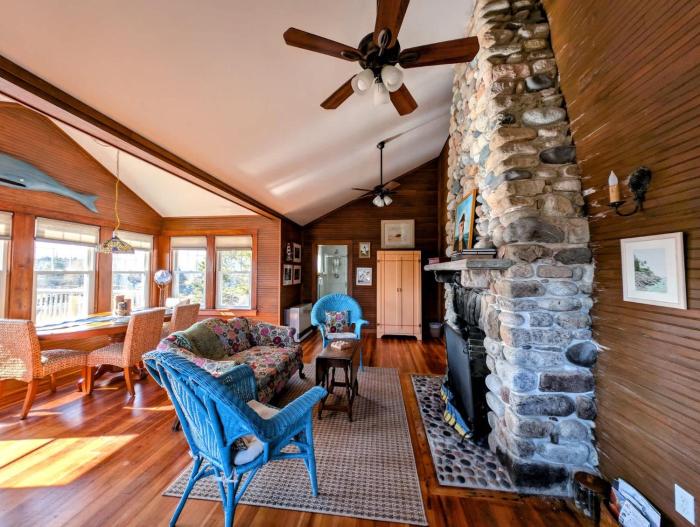 Waterfall Sea Cottage Family fire pit waterfront sleeps 4