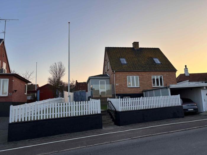 Cozy Holiday Apartment Located By Tejn Harbor