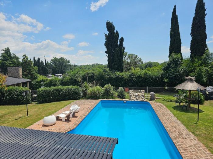 Departamento con pileta cerca del centro