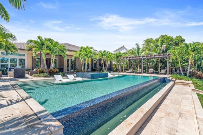The Grand Mariner Estate. A Waterfront Retreat.