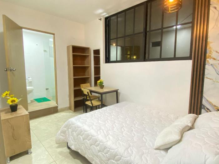 23 BELO APARTAMENTO CON BALCON EN LAURELES ESTADiO 2 HAB 2 BAÑOs