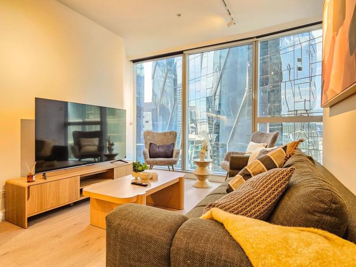 Stunning CBD Apt on Lv47 with Gym, Pool & Study Desk