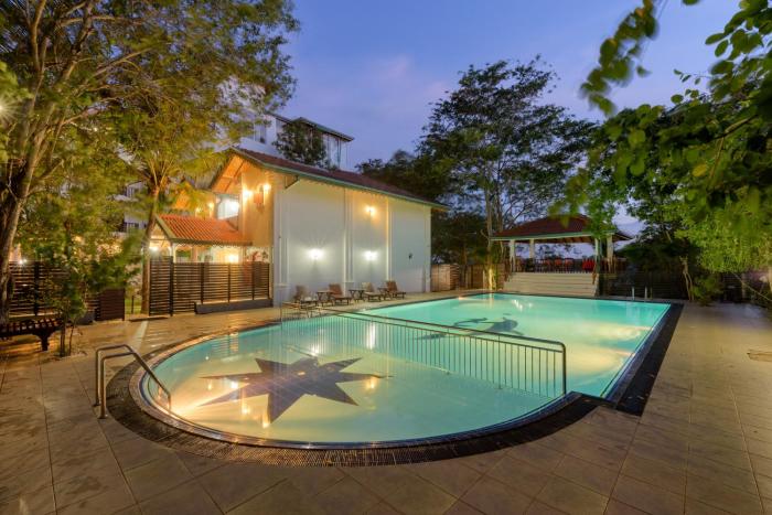 Hotel Sobana Lake front