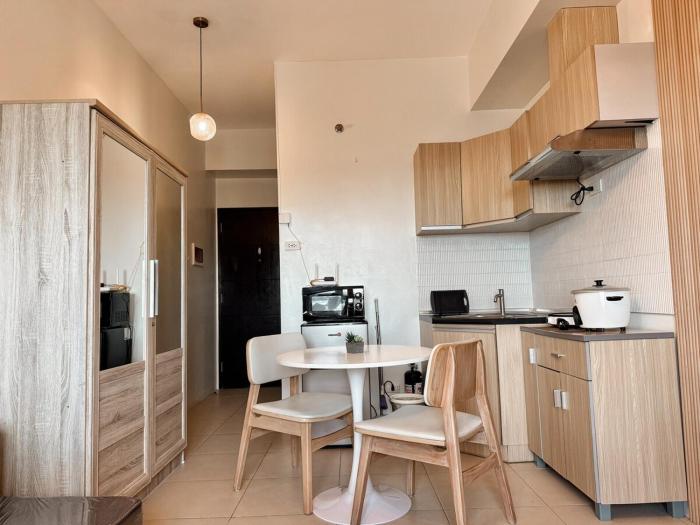 Rustic Studio by Hayahay Rentals