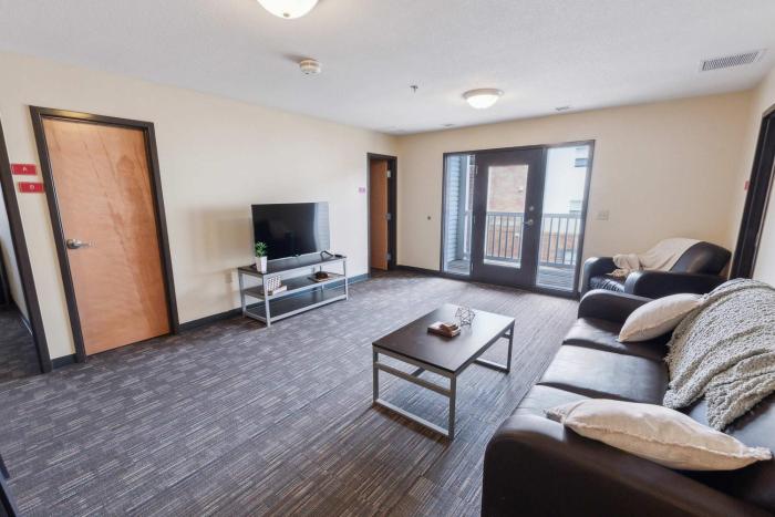 Spacious and Modern Stay to Relax & Recharge