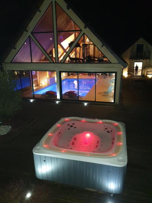 La Fontaine - Détente - Piscine Jacuzzi - 12p