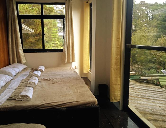 Evergreen Pines at Autumn Oasis - 2BR Apartment with Mountain Views