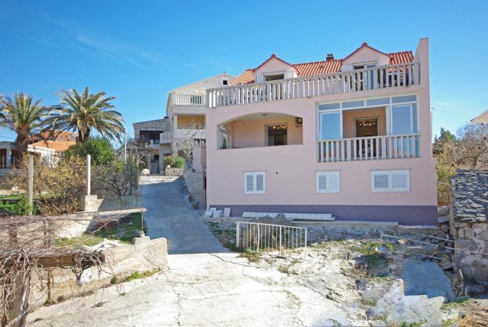 Apartments with parking space Sumartin, Brac - 24131