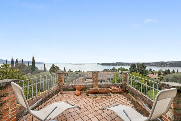 Teseo House - Lake View - Happy Rentals