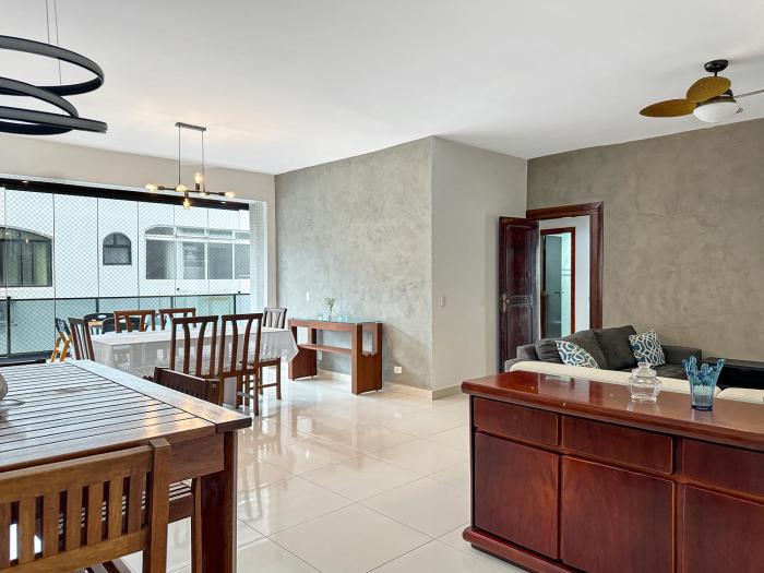 2 quartos - 1 suíte - Ar condicionado Churrasqueira - Piscina - Praia