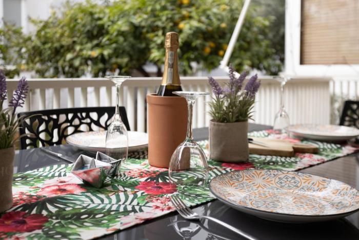 Tropicana Beachside Stay in Vouliagmeni