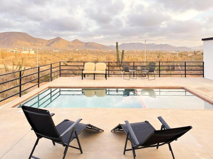 2 Casas and Pool- Walk to Beach, Great for Groups