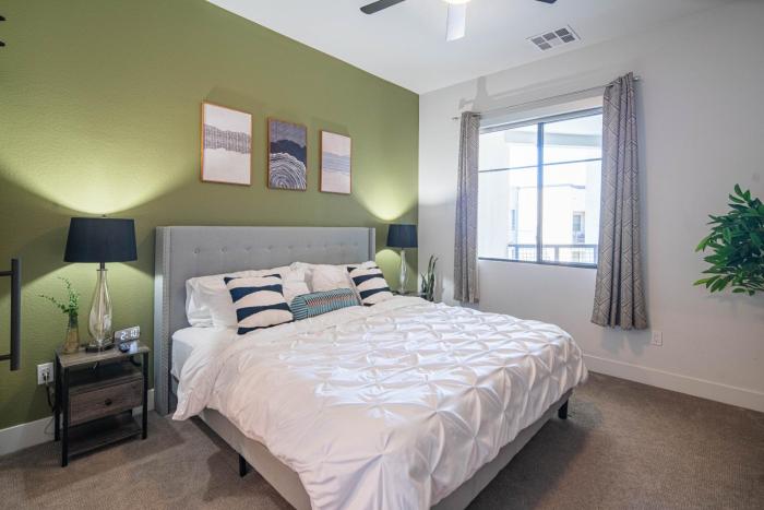 Luxury Remote Work Stay & Indulge in Comfort & Style , These highlight luxury, work-friendly amenities, and comfort- G4004