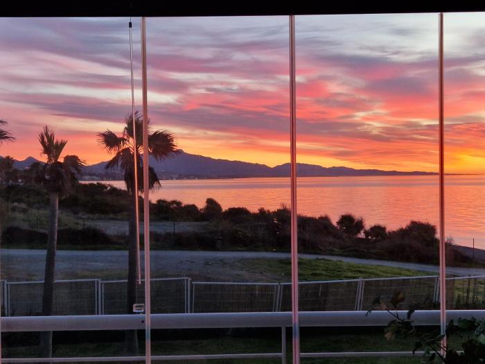 First line beach 2bedrooms appartment