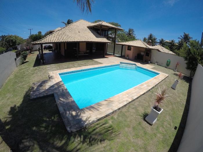 Casa com piscina e churrasqueira • Cabo Frio Ogiva