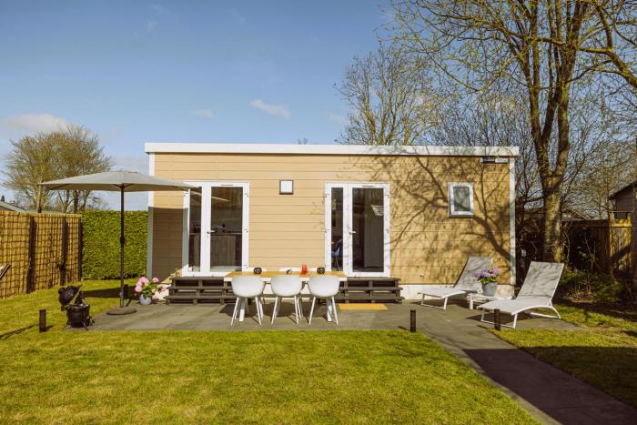 De Frije Fûgel - Een luxe chalet op De Friese Wadden