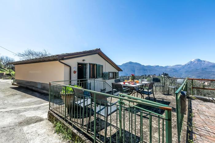 Family Friendly Rosa House Amazing View - Happy Rentals