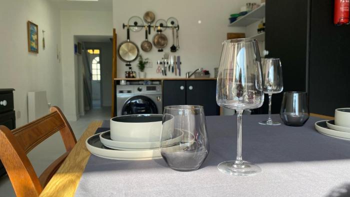 Bright & Spacious 2-Bed Townhouse