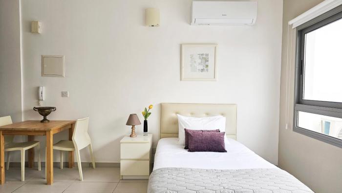 Phaedrus Living Ledras Residences 204