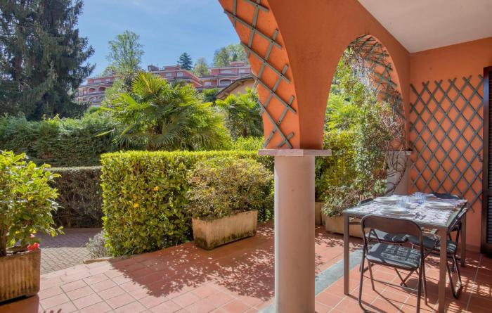 2 Bedroom Gorgeous Home In Stresa