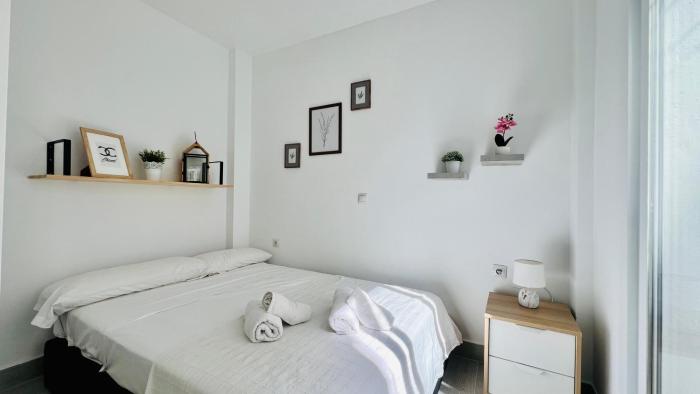 Modern Central Apartment - South Costa, Nerja