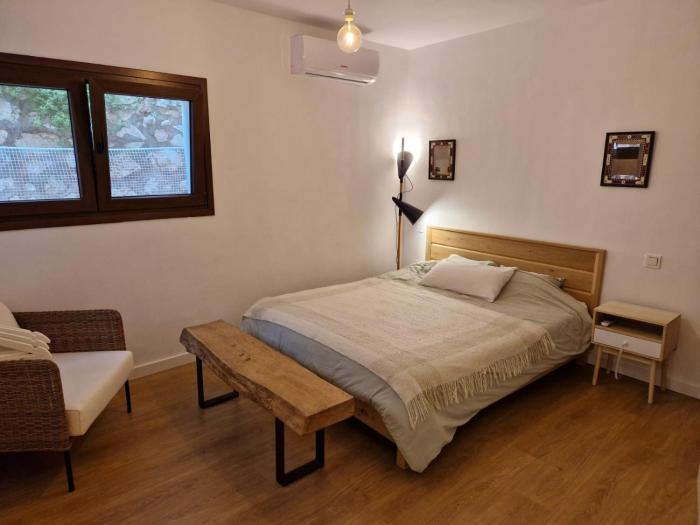 Habitación doble con baño grande privado en piso compartido