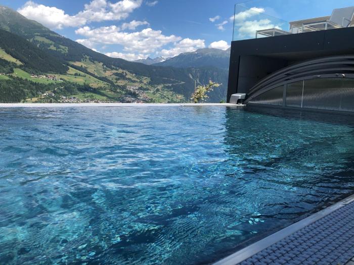 Apart Alpine Retreat 3