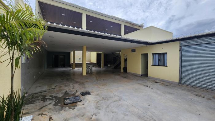 Espaço Frente ao Lago