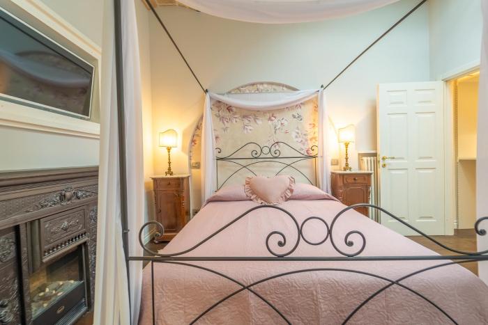 Family Retreat in the Heart of the Ghetto by Houseeds