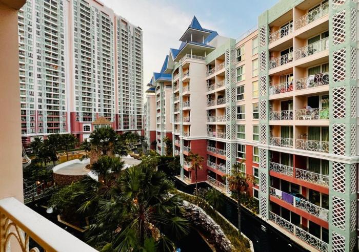 Grand Caribbean 1BR Condo near Jomtien Bus Station