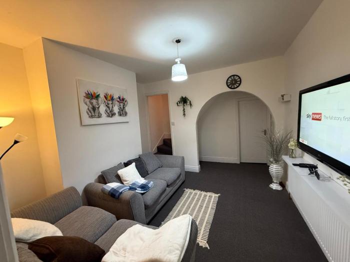 Rems 3bed apartment with games for fun, close to gym and garden view