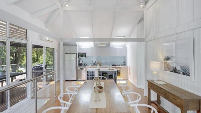 Walk To Beautiful Beach and Bushwalking Trails