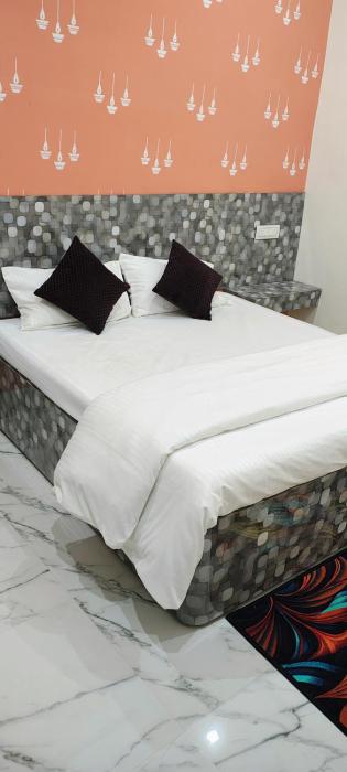 Yash Paying Guest House