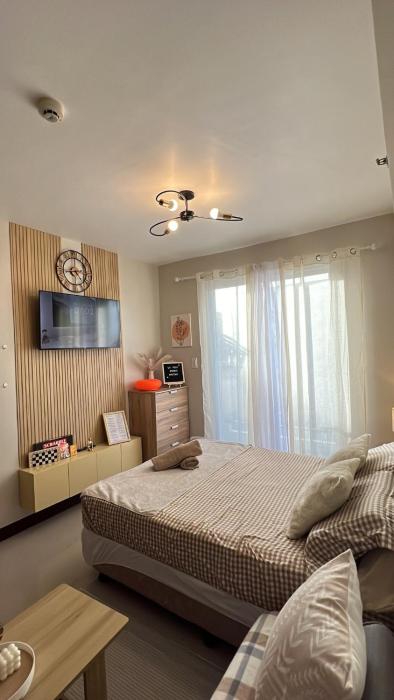 Pool view Condo with Balcony near Mactan Airport - La Vela Studio Mactan